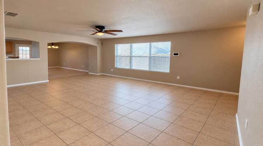 518 Gandara Dr, Laredo, Texas 78043, 3 Bedrooms Bedrooms, 5 Rooms Rooms,2 BathroomsBathrooms,Residential,For Rent,518 Gandara Dr,20264283