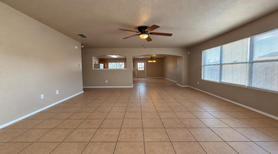 518 Gandara Dr, Laredo, Texas 78043, 3 Bedrooms Bedrooms, 5 Rooms Rooms,2 BathroomsBathrooms,Residential,For Rent,518 Gandara Dr,20264283