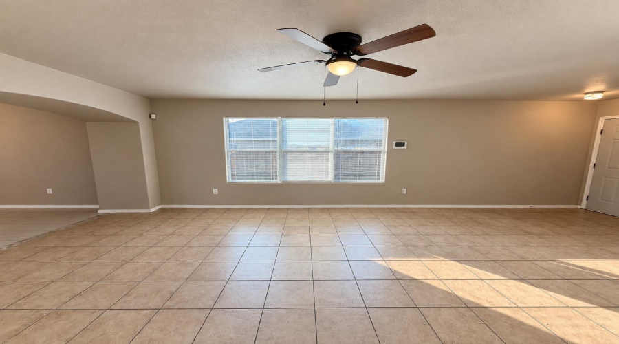 518 Gandara Dr, Laredo, Texas 78043, 3 Bedrooms Bedrooms, 5 Rooms Rooms,2 BathroomsBathrooms,Residential,For Rent,518 Gandara Dr,20264283