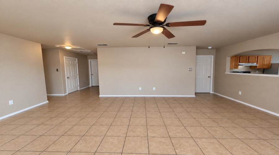 518 Gandara Dr, Laredo, Texas 78043, 3 Bedrooms Bedrooms, 5 Rooms Rooms,2 BathroomsBathrooms,Residential,For Rent,518 Gandara Dr,20264283