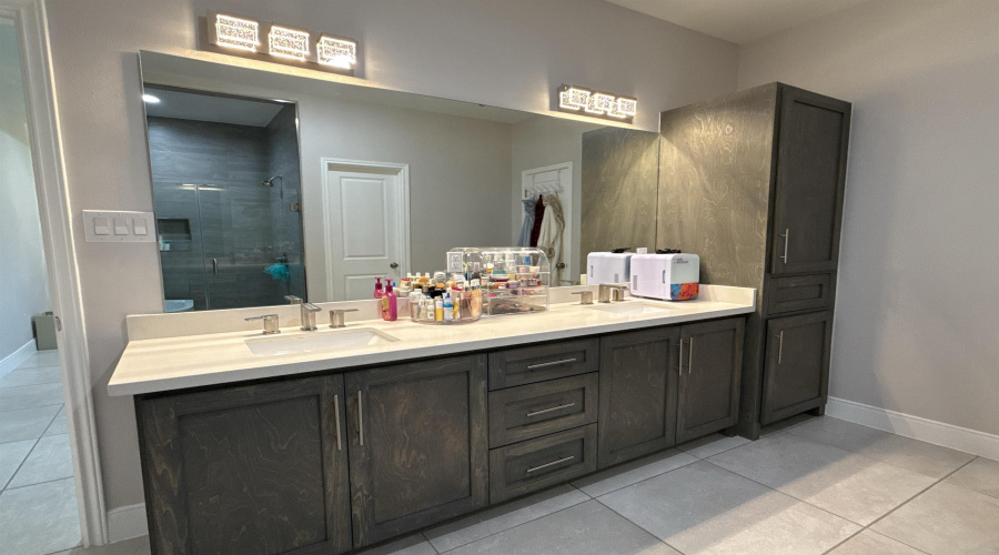 2407 Norman Mailer, LAREDO, Texas 78041, 4 Bedrooms Bedrooms, 6 Rooms Rooms,2 BathroomsBathrooms,Residential,For Rent,2407 Norman Mailer,20264284