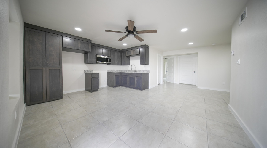 3123 Potomac Lp, Laredo, Texas 78046, 4 Bedrooms Bedrooms, 5 Rooms Rooms,2 BathroomsBathrooms,Residential,For Rent,3123 Potomac Lp,20264287
