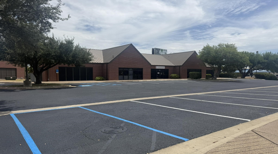 6010 McPherson Rd, Laredo, Texas 78041-0000, 1 Room Rooms,1 BathroomBathrooms,Commercial retail/office,For Rent,6010 McPherson Rd,20264290