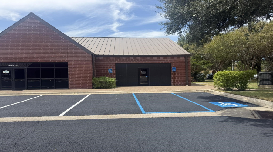 6010 McPherson Rd, Laredo, Texas 78041-0000, 1 Room Rooms,1 BathroomBathrooms,Commercial retail/office,For Rent,6010 McPherson Rd,20264290