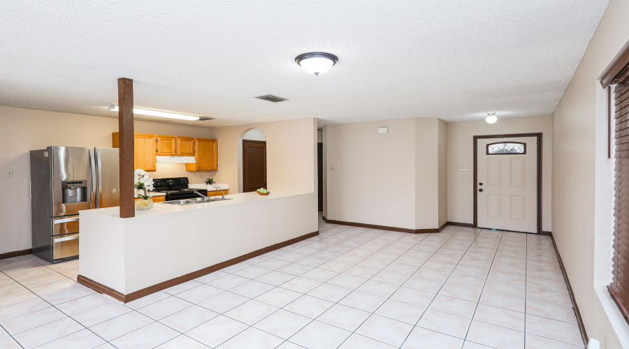 6101 Ruger Dr, Laredo, Texas 78043, 3 Bedrooms Bedrooms, 6 Rooms Rooms,3 BathroomsBathrooms,Residential,For Rent,6101 Ruger Dr,20264289