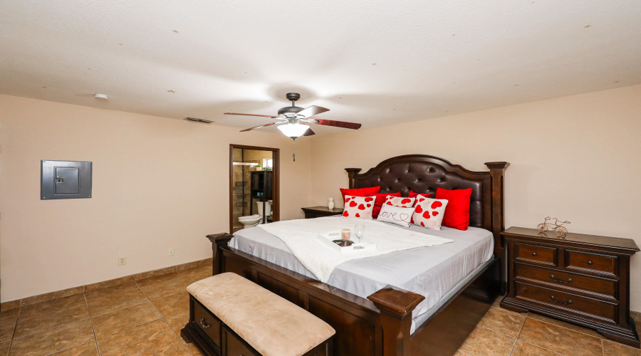 6101 Ruger Dr, Laredo, Texas 78043, 3 Bedrooms Bedrooms, 6 Rooms Rooms,3 BathroomsBathrooms,Residential,For Rent,6101 Ruger Dr,20264289