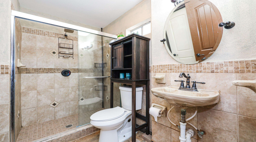 6101 Ruger Dr, Laredo, Texas 78043, 3 Bedrooms Bedrooms, 6 Rooms Rooms,3 BathroomsBathrooms,Residential,For Rent,6101 Ruger Dr,20264289