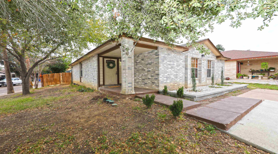 6101 Ruger Dr, Laredo, Texas 78043, 3 Bedrooms Bedrooms, 6 Rooms Rooms,3 BathroomsBathrooms,Residential,For Rent,6101 Ruger Dr,20264289