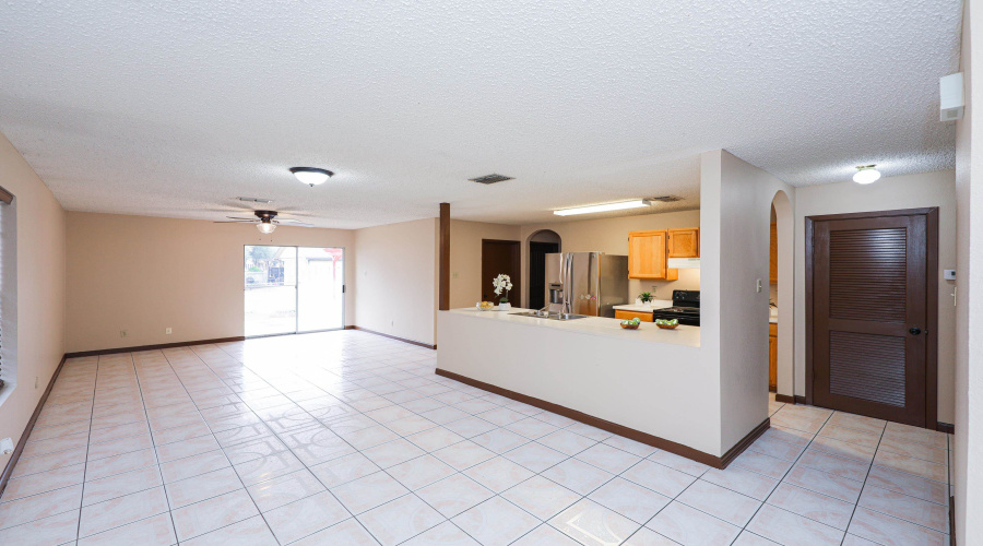 6101 Ruger Dr, Laredo, Texas 78043, 3 Bedrooms Bedrooms, 6 Rooms Rooms,3 BathroomsBathrooms,Residential,For Rent,6101 Ruger Dr,20264289