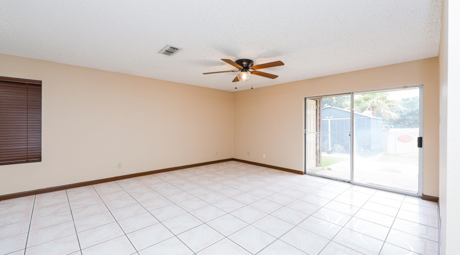 6101 Ruger Dr, Laredo, Texas 78043, 3 Bedrooms Bedrooms, 6 Rooms Rooms,3 BathroomsBathrooms,Residential,For Rent,6101 Ruger Dr,20264289