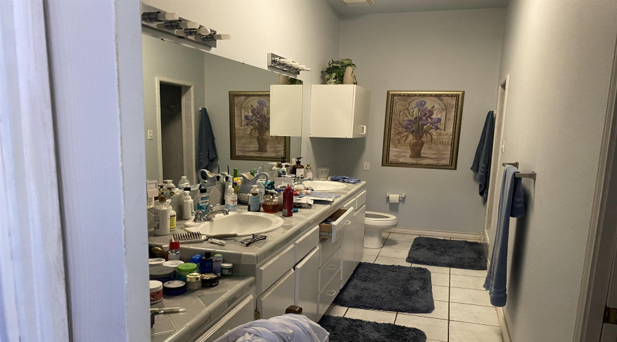 8909 Southern Oaks Lp, Laredo, Texas 78045-8039, 3 Bedrooms Bedrooms, 6 Rooms Rooms,3 BathroomsBathrooms,Residential,For Sale,8909 Southern Oaks Lp,20264294