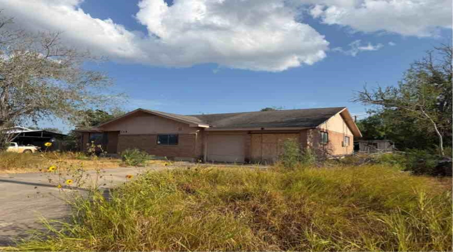 305 Parklane St., Freer, Texas 78357, 3 Bedrooms Bedrooms, 6 Rooms Rooms,2 BathroomsBathrooms,Residential,For Sale,305 Parklane St.,20264296