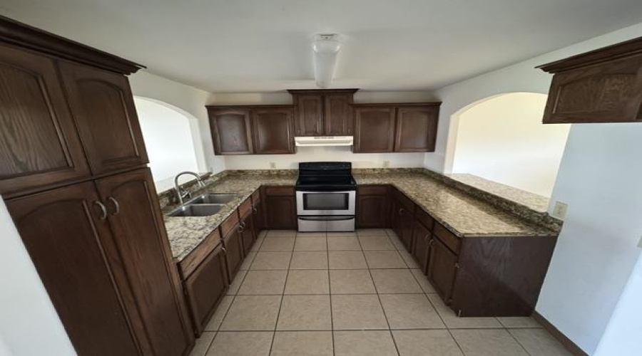 516 Everest Ct, Laredo, Texas 78043, 3 Bedrooms Bedrooms, 10 Rooms Rooms,2 BathroomsBathrooms,Residential,For Sale,516 Everest Ct,20264297
