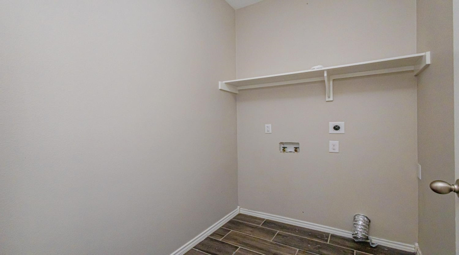 5414 St. Francis, Laredo, Texas 78046, 4 Bedrooms Bedrooms, 6 Rooms Rooms,2 BathroomsBathrooms,Residential,For Sale,5414 St. Francis,20264298