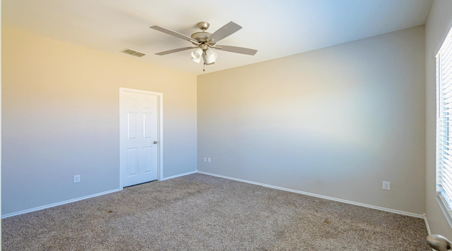 5414 St. Francis, Laredo, Texas 78046, 4 Bedrooms Bedrooms, 6 Rooms Rooms,2 BathroomsBathrooms,Residential,For Sale,5414 St. Francis,20264298
