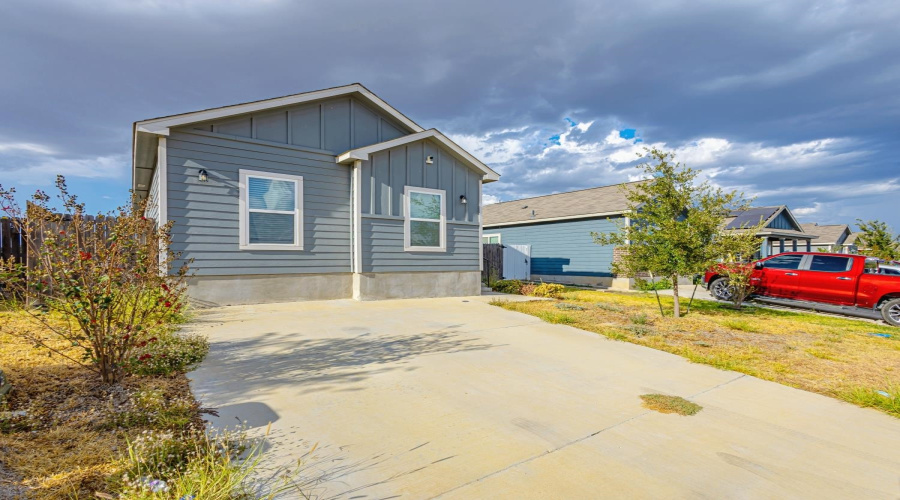 5414 St. Francis, Laredo, Texas 78046, 4 Bedrooms Bedrooms, 6 Rooms Rooms,2 BathroomsBathrooms,Residential,For Sale,5414 St. Francis,20264298