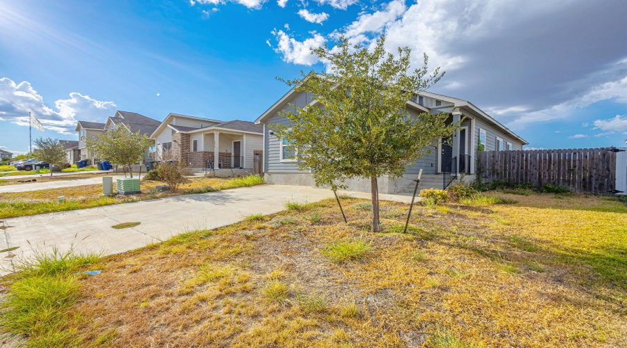 5414 St. Francis, Laredo, Texas 78046, 4 Bedrooms Bedrooms, 6 Rooms Rooms,2 BathroomsBathrooms,Residential,For Sale,5414 St. Francis,20264298