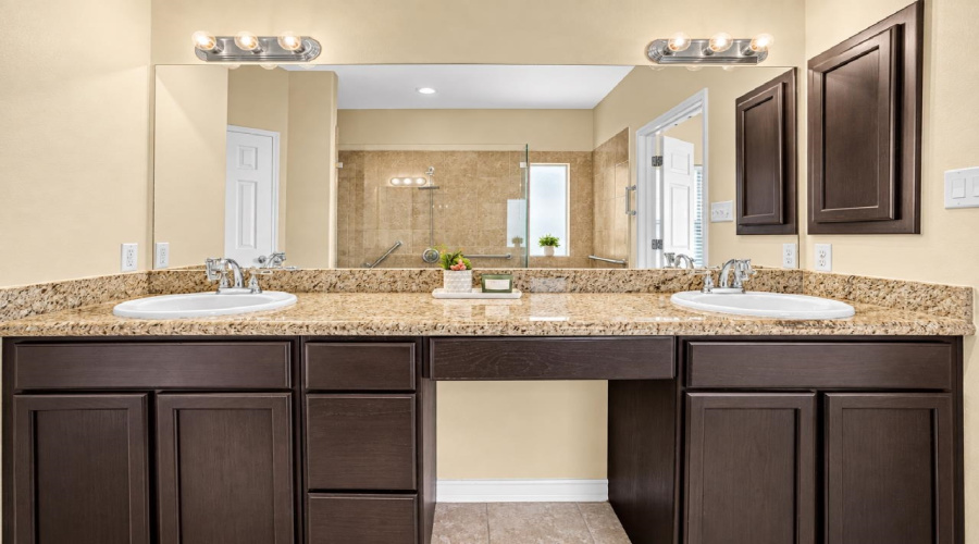 108 Majestic Palm Dr., LAREDO, Texas 78045, 4 Bedrooms Bedrooms, 9 Rooms Rooms,3 BathroomsBathrooms,Residential,For Sale,108 Majestic Palm Dr.,20264301