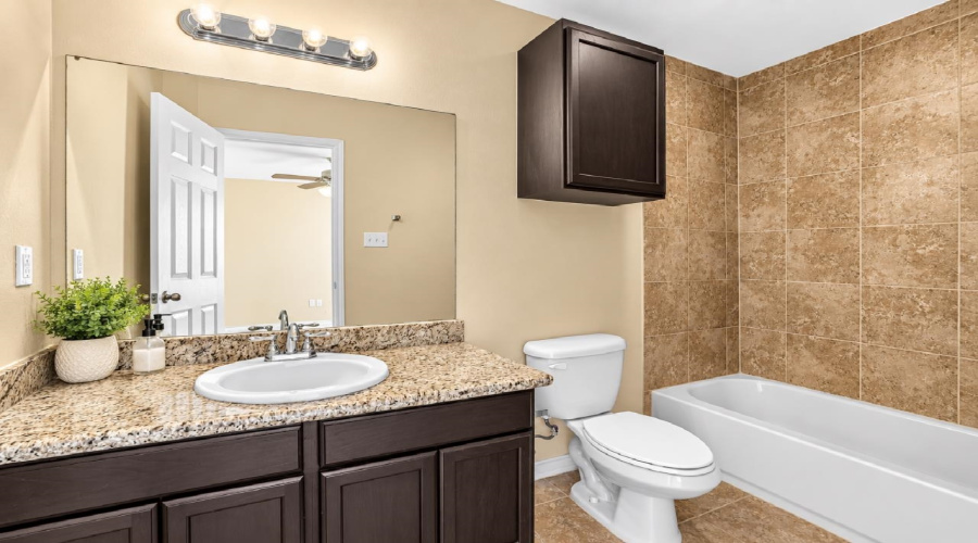 108 Majestic Palm Dr., LAREDO, Texas 78045, 4 Bedrooms Bedrooms, 9 Rooms Rooms,3 BathroomsBathrooms,Residential,For Sale,108 Majestic Palm Dr.,20264301