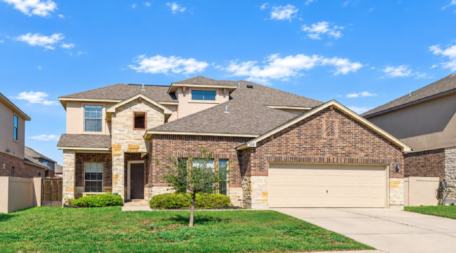 108 Majestic Palm Dr., LAREDO, Texas 78045, 4 Bedrooms Bedrooms, 9 Rooms Rooms,3 BathroomsBathrooms,Residential,For Sale,108 Majestic Palm Dr.,20264301