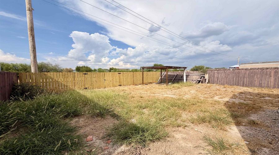 720 BIGLEAF DR., Laredo, Texas 78041, 3 Bedrooms Bedrooms, 5 Rooms Rooms,2 BathroomsBathrooms,Residential,For Rent,720 BIGLEAF DR.,20264304