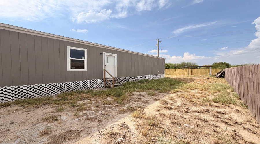 720 BIGLEAF DR., Laredo, Texas 78041, 3 Bedrooms Bedrooms, 5 Rooms Rooms,2 BathroomsBathrooms,Residential,For Rent,720 BIGLEAF DR.,20264304