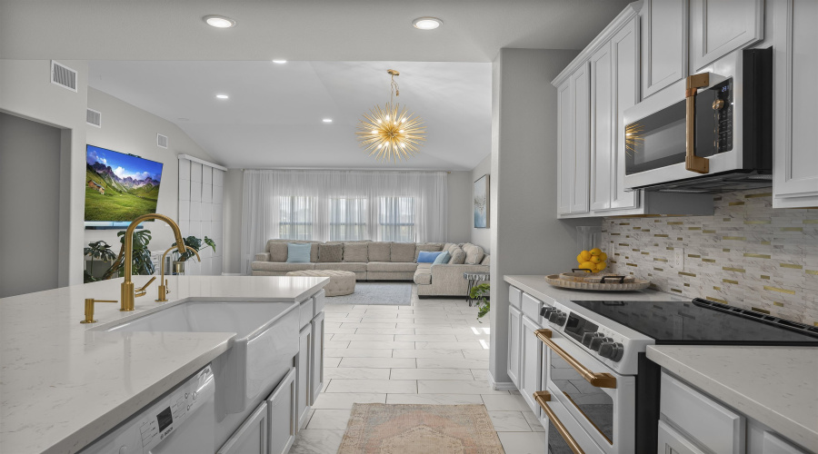 1425 Sambar Lp, Laredo, Texas 78045, 5 Bedrooms Bedrooms, 5 Rooms Rooms,2 BathroomsBathrooms,Residential,For Sale,1425 Sambar Lp,20264305
