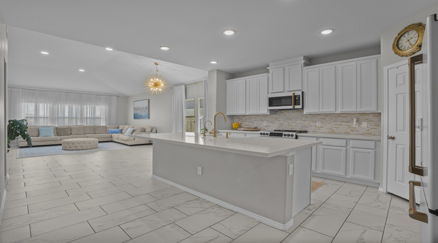 1425 Sambar Lp, Laredo, Texas 78045, 5 Bedrooms Bedrooms, 5 Rooms Rooms,2 BathroomsBathrooms,Residential,For Sale,1425 Sambar Lp,20264305