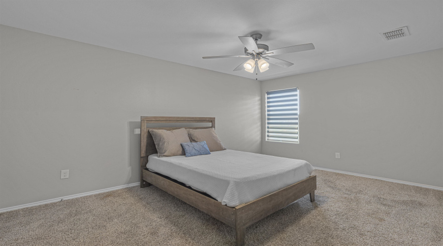 1425 Sambar Lp, Laredo, Texas 78045, 5 Bedrooms Bedrooms, 5 Rooms Rooms,2 BathroomsBathrooms,Residential,For Sale,1425 Sambar Lp,20264305