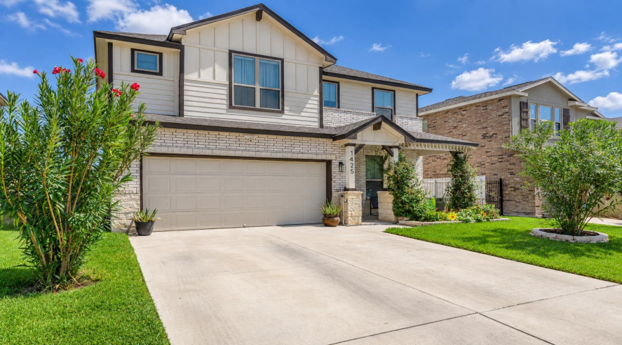 1425 Sambar Lp, Laredo, Texas 78045, 5 Bedrooms Bedrooms, 5 Rooms Rooms,2 BathroomsBathrooms,Residential,For Sale,1425 Sambar Lp,20264305