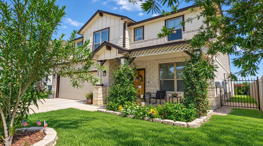 1425 Sambar Lp, Laredo, Texas 78045, 5 Bedrooms Bedrooms, 5 Rooms Rooms,2 BathroomsBathrooms,Residential,For Sale,1425 Sambar Lp,20264305