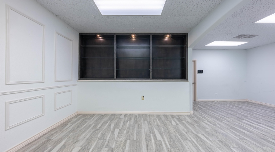 5918 McPherson Rd, Laredo, Texas 78041, 1 Room Rooms,1 BathroomBathrooms,Commercial retail/office,For Sale,5918 McPherson Rd,20264312