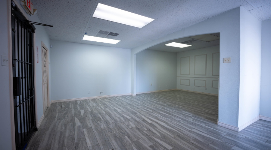 5918 McPherson Rd, Laredo, Texas 78041, 1 Room Rooms,1 BathroomBathrooms,Commercial retail/office,For Sale,5918 McPherson Rd,20264312