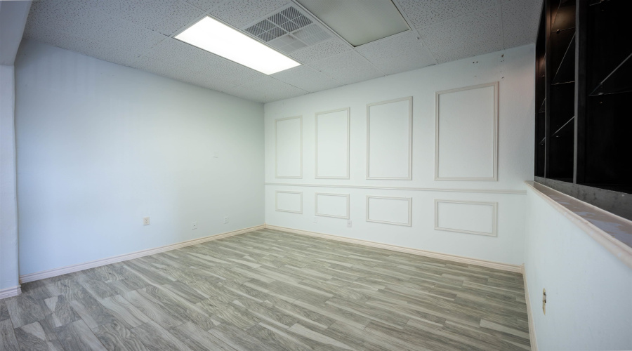 5918 McPherson Rd, Laredo, Texas 78041, 1 Room Rooms,1 BathroomBathrooms,Commercial retail/office,For Sale,5918 McPherson Rd,20264312