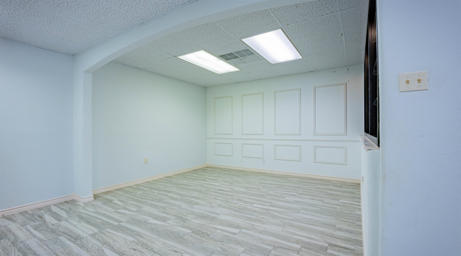 5918 McPherson Rd, Laredo, Texas 78041, 1 Room Rooms,1 BathroomBathrooms,Commercial retail/office,For Sale,5918 McPherson Rd,20264312