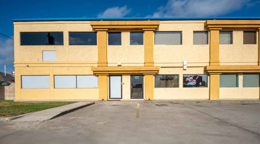 5918 McPherson Rd, Laredo, Texas 78041, 1 Room Rooms,1 BathroomBathrooms,Commercial retail/office,For Sale,5918 McPherson Rd,20264312