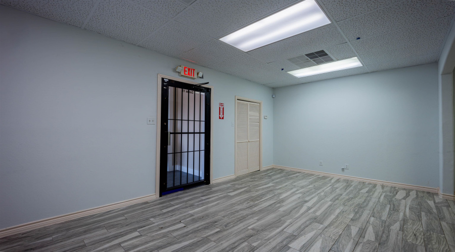 5918 McPherson Rd, Laredo, Texas 78041, 1 Room Rooms,1 BathroomBathrooms,Commercial retail/office,For Sale,5918 McPherson Rd,20264312