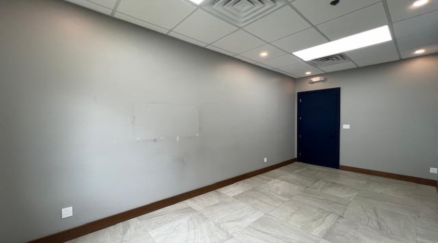 6602 Polaris Dr, Laredo, Texas 78041, 1 Room Rooms,2 BathroomsBathrooms,Commercial retail/office,For Rent,6602 Polaris Dr,20264313