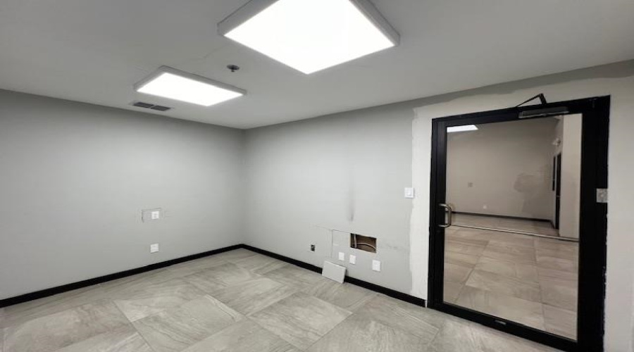 6602 Polaris Dr, Laredo, Texas 78041, 1 Room Rooms,2 BathroomsBathrooms,Commercial retail/office,For Rent,6602 Polaris Dr,20264313