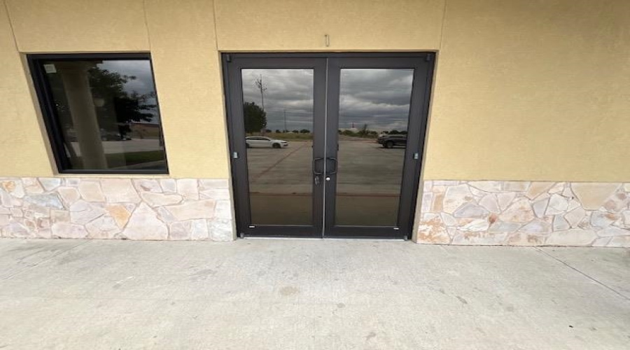 6602 Polaris Dr, Laredo, Texas 78041, 1 Room Rooms,2 BathroomsBathrooms,Commercial retail/office,For Rent,6602 Polaris Dr,20264313