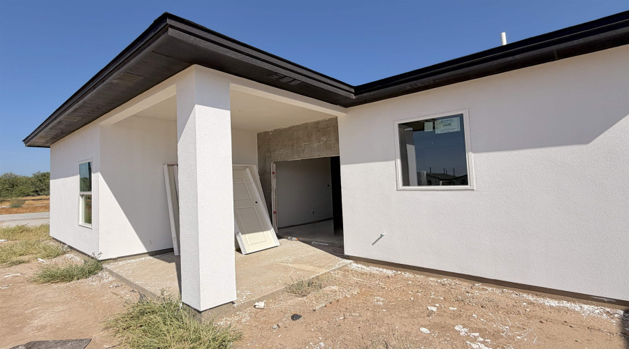 1605 Secretaria Ln., LAREDO, Texas 78046, 3 Bedrooms Bedrooms, 6 Rooms Rooms,2 BathroomsBathrooms,Residential,For Sale,1605 Secretaria Ln.,20264309