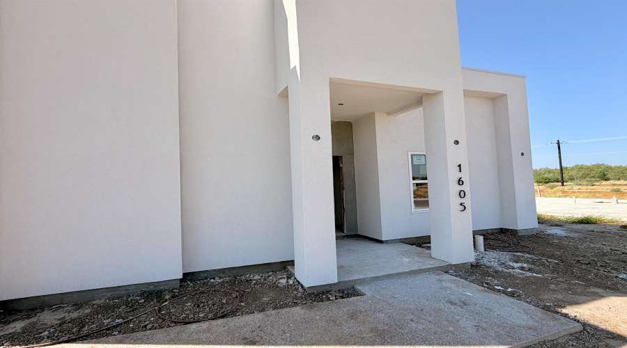 1605 Secretaria Ln., LAREDO, Texas 78046, 3 Bedrooms Bedrooms, 6 Rooms Rooms,2 BathroomsBathrooms,Residential,For Sale,1605 Secretaria Ln.,20264309