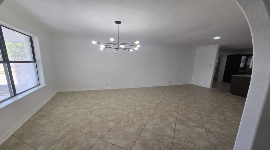 222 Century Blvd, Laredo, Texas 78046-8517, 4 Bedrooms Bedrooms, 7 Rooms Rooms,2 BathroomsBathrooms,Residential,For Sale,222 Century Blvd,20264310