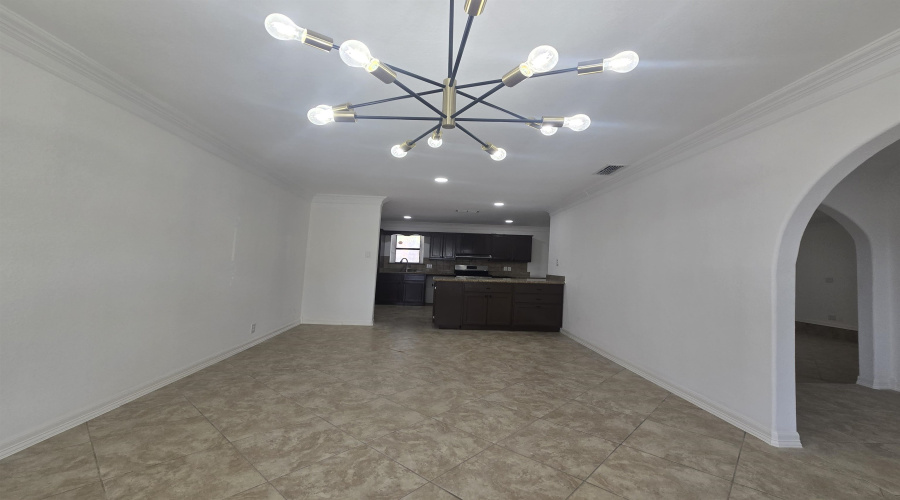 222 Century Blvd, Laredo, Texas 78046-8517, 4 Bedrooms Bedrooms, 7 Rooms Rooms,2 BathroomsBathrooms,Residential,For Sale,222 Century Blvd,20264310