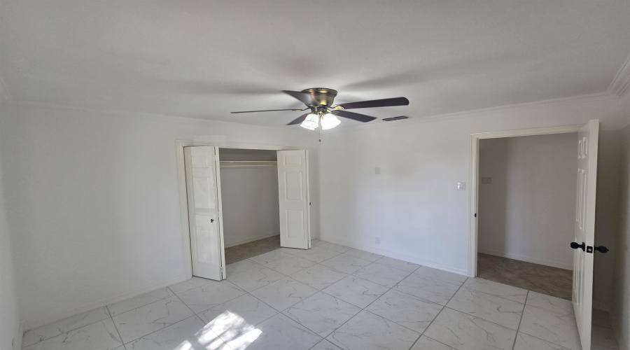 222 Century Blvd, Laredo, Texas 78046-8517, 4 Bedrooms Bedrooms, 7 Rooms Rooms,2 BathroomsBathrooms,Residential,For Sale,222 Century Blvd,20264310