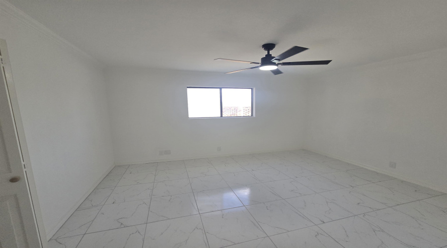 222 Century Blvd, Laredo, Texas 78046-8517, 4 Bedrooms Bedrooms, 7 Rooms Rooms,2 BathroomsBathrooms,Residential,For Sale,222 Century Blvd,20264310