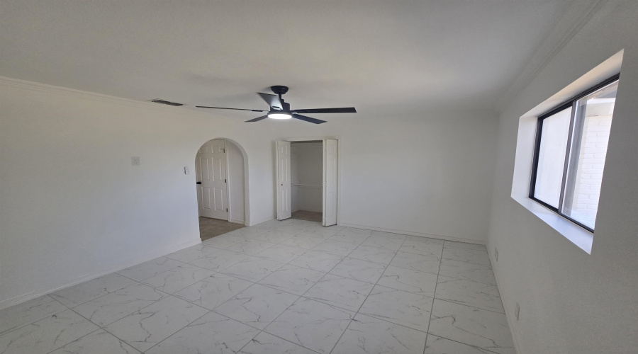 222 Century Blvd, Laredo, Texas 78046-8517, 4 Bedrooms Bedrooms, 7 Rooms Rooms,2 BathroomsBathrooms,Residential,For Sale,222 Century Blvd,20264310