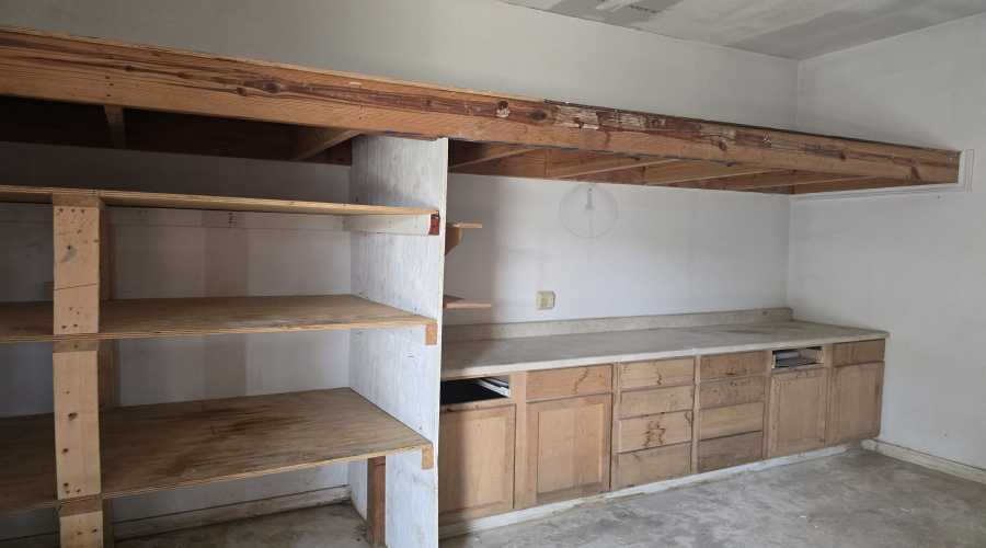 222 Century Blvd, Laredo, Texas 78046-8517, 4 Bedrooms Bedrooms, 7 Rooms Rooms,2 BathroomsBathrooms,Residential,For Sale,222 Century Blvd,20264310