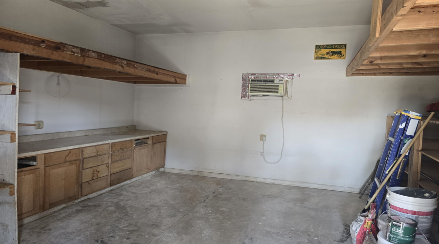 222 Century Blvd, Laredo, Texas 78046-8517, 4 Bedrooms Bedrooms, 7 Rooms Rooms,2 BathroomsBathrooms,Residential,For Sale,222 Century Blvd,20264310