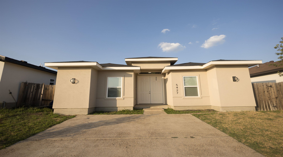 5427 Granja Dr., Laredo, Texas 78046, 3 Bedrooms Bedrooms, 7 Rooms Rooms,2 BathroomsBathrooms,Residential,For Rent,5427 Granja Dr.,20264311
